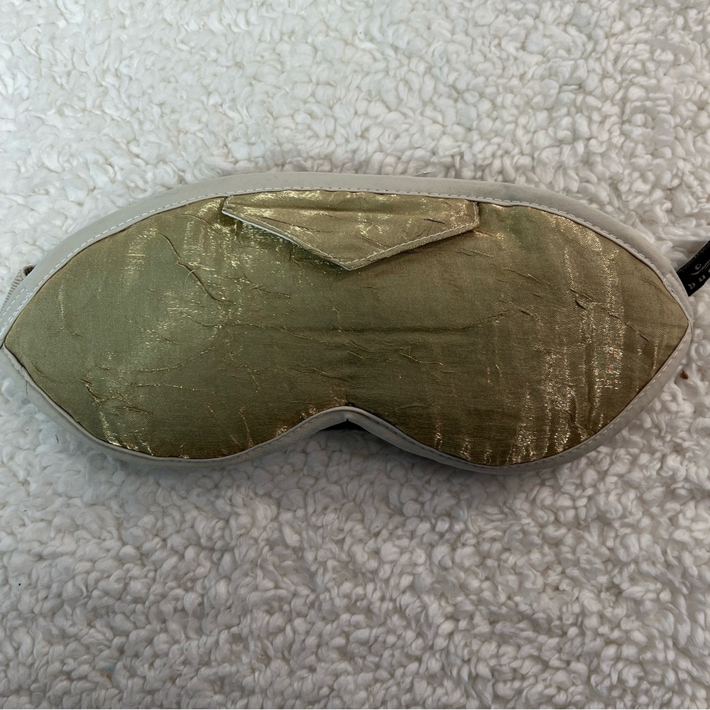 Bucky Shades Sleep Mask in Metallic Sage - Picture 2 of 9